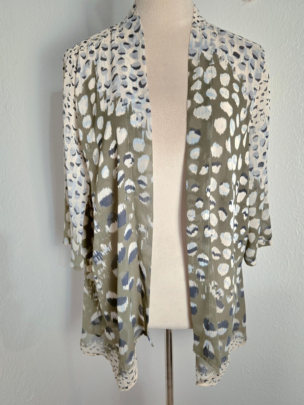 Zozo Olive, Navy & Cream Open-Front Sheer Print Cardigan, Size Medium